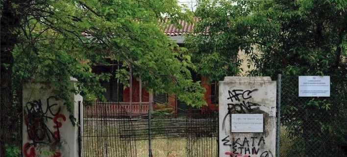Συγκλονίζει η ιστορία 4χρονου στο Πήλιο: Ζούσε σε σπίτι χωρίς ταβάνι, έτρωγε στο πάτωμα- Δε ξέρει να μιλά, αλλά βγάζει άναρθρες κραυγές